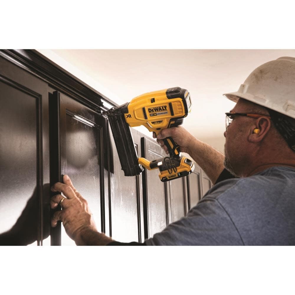 20V MAX Cordless Brad Nailer U461